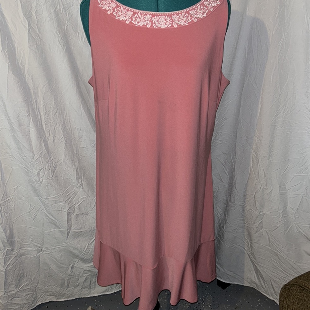 White House Black Market sleeveless dress. Size XL NWT. Beautiful rose color - Picture 2 of 7